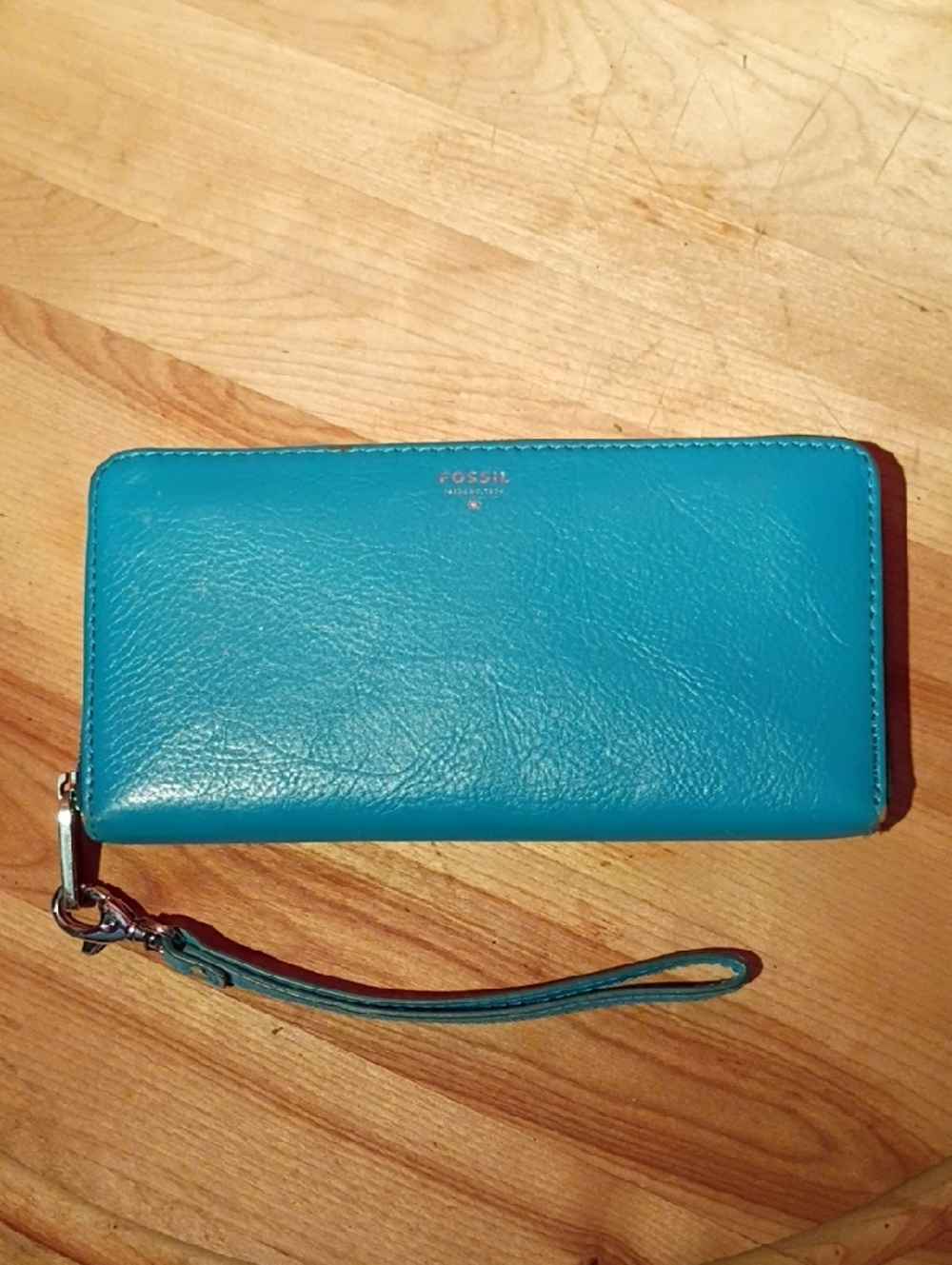 Fossil Turquoise Zip-Around Leather Wristlet With Green Interior